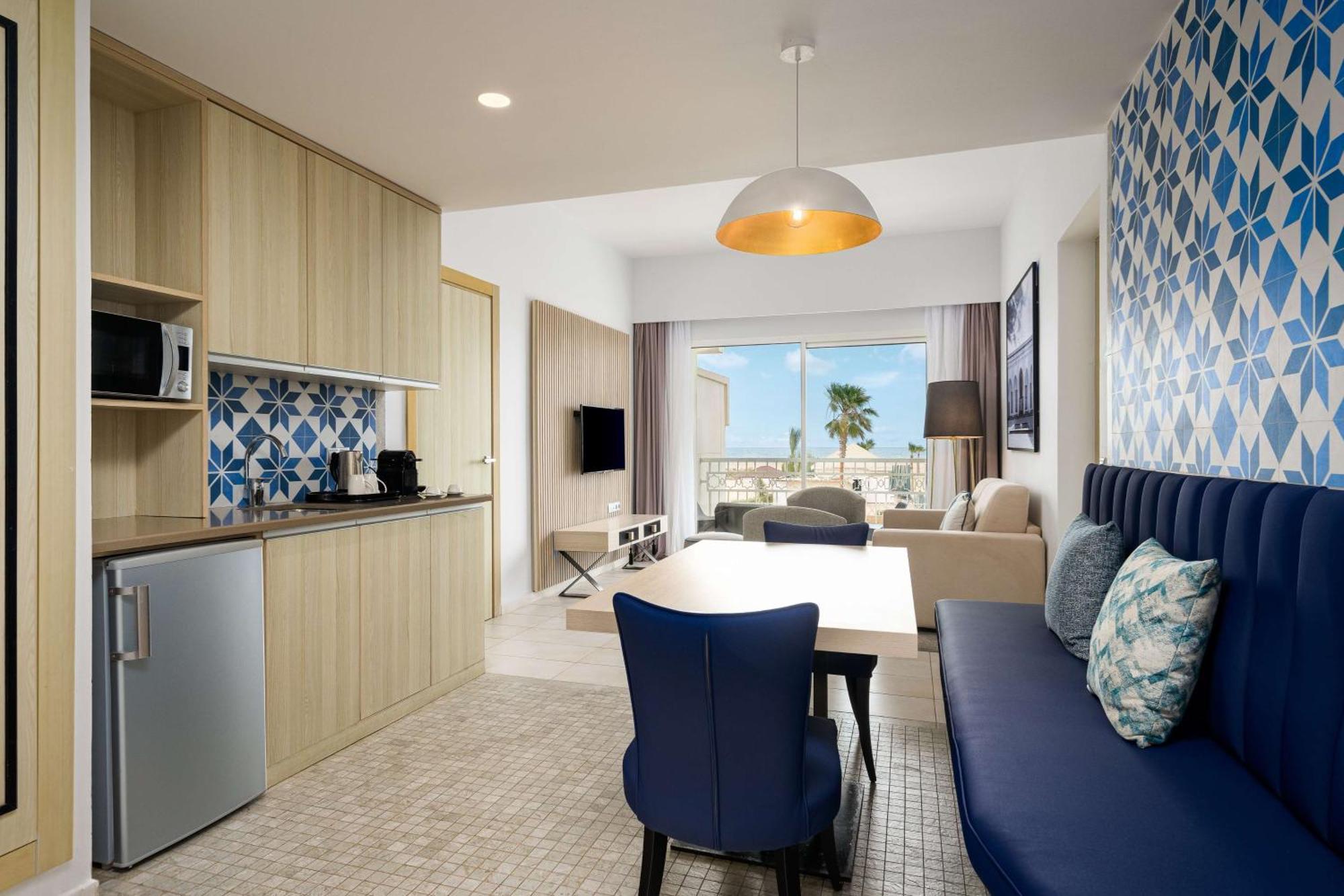 Junior Suite Beach Front or Lounge Access,1598431561:JPEG